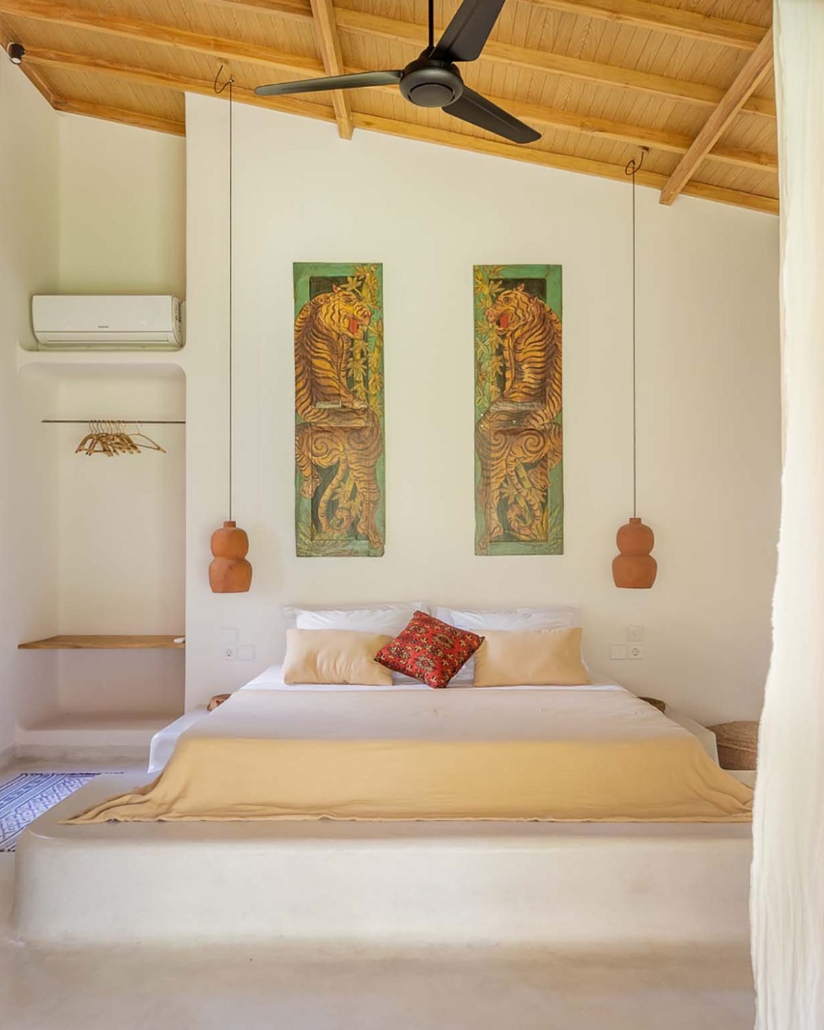 yamabalian-roomsslide-20